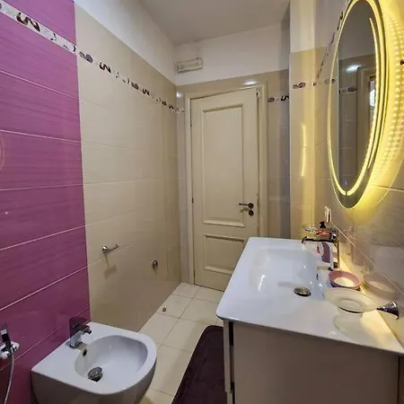 Riverside Flat W/ Free Parking & 24h Self Check-in 公寓 *
